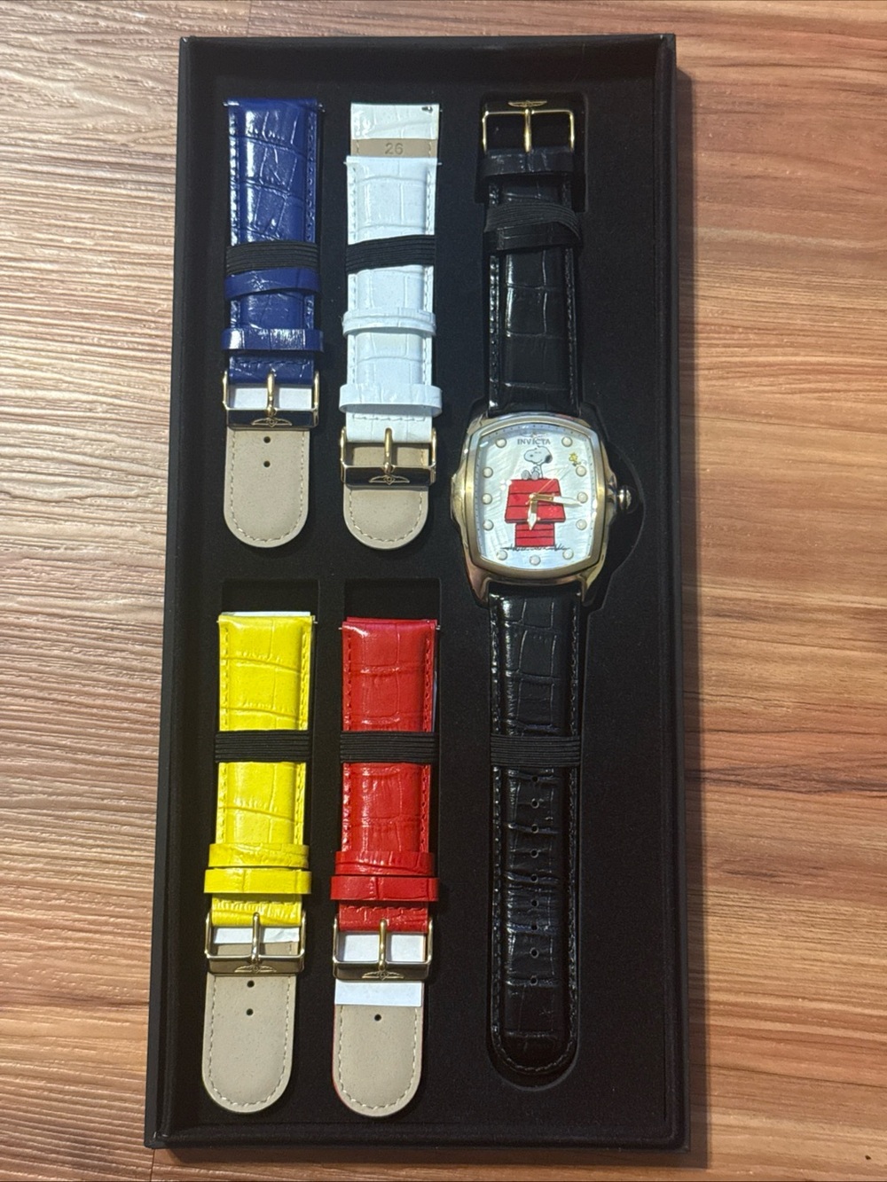 Peanuts Snoopy & Woodstock INVICTA 2017  Men's Watch w/Extra Bands New Battery